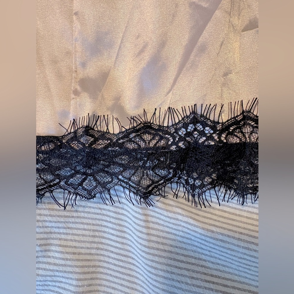 SHEIN Champagne Satin Robe with Black Lace Trim - Picture 2 of 3